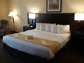 Quality Inn & Suites Escanaba - Image 2