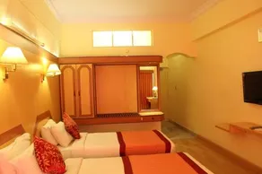 Hotel Yasodha Towers - Image 4