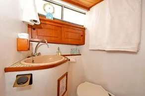 Nebi the Floating Hotel - Image 2
