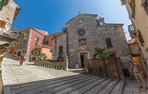 2 Bedroom Awesome Apartment In Labin - Image 4
