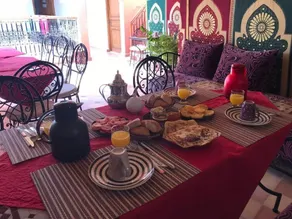 Hotel Des Amis - Image 2