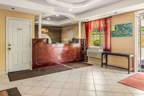 Econo Lodge Bradford - Image 5