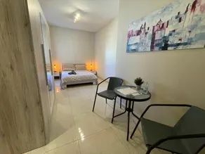 Verdi Apartment Spacious Modern Apartment close to Valletta - Image 2