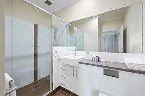 Dolphin Quay Apartment-2 Bedroom - Image 5