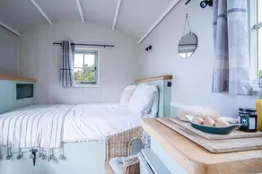 Haven View Shepherd's Hut - Image 3