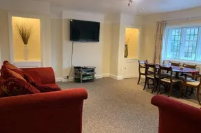 Spacious 2 bed flat in heart of The New Forest - Image 3
