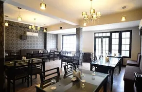 Summit Renaissance Hotel And Spa - Image 4