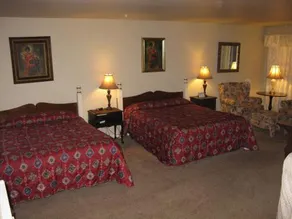 Rustlers Inn - Image 2