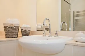 Lower Belgrave Street Apartments - Image 5