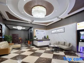 Joyful Play & Cinema Hotel - Image 2
