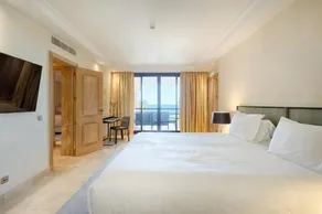Bahia Beach Apartments Estepona - Image 5