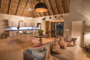 Pangolin Lodge - Image 4