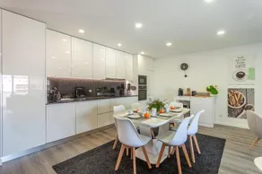 LED Apartment - Vista Alegre - Image 2