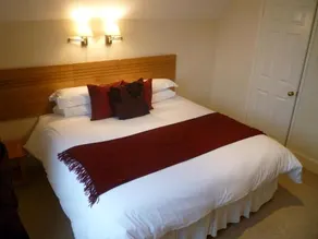 Treetops Guest House - Image 5
