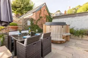 Apartmentsleeps3-garden-hottub-parking - Image 3