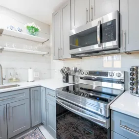 Sunset Bliss - Stylish 1B Retreat in Ft Lauderdale - Image 4