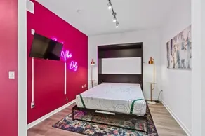 Fairfax District Chic City Oasis 2 BR Apt with Den 136 - Image 3