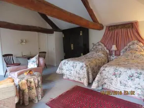 Home Farmhouse Bed & Breakfast - Image 4
