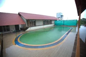 Deluxe Accommodation with Amazing Mountain View - Image 3