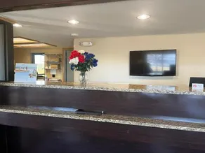 Travelodge by Wyndham Holland/Toledo - Image 2