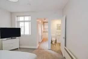 Cannock Hotel Apartments - Image 5