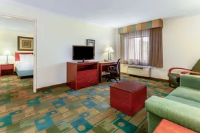 La Quinta Inn by Wyndham Chicago Willowbrook - Image 2
