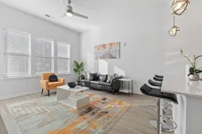 Luxurious 1-Bedroom Fishers - Image 5
