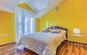 Four Bedroom Holiday Home In Vinovo Gornje - Image 4