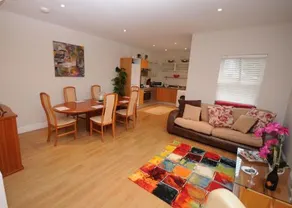 5 College Crescent - Image 5
