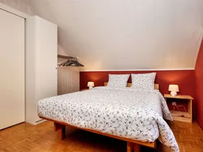 Modern Holiday Home With Private Garden - Image 4