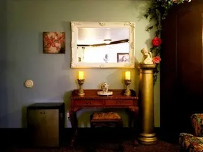 Castle Creek Inn - Image 2