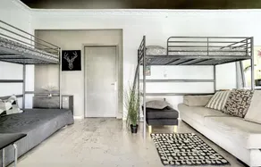 Impeccable 3-bed Apartment in Athens - Image 3