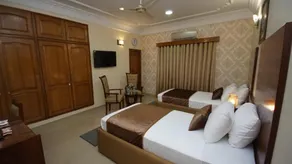 World Inn - Image 2