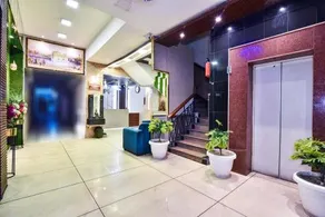 PINAZ ROYALE - Image 5