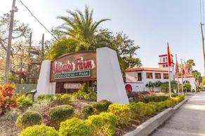Ocean Palms, Sleeps 8, 4 Bedroom, Walk to the Beach by Vtrips - Image 2