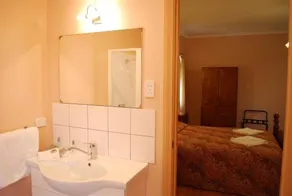 Osteria Sanso Restaurant and Accommodation - Image 2