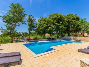 Peaceful Apartment In Pula With Swimming Pool - Image 4