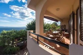 Captain's Apartment with Sea View - Image 2