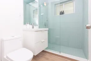 Stylish One Bedroom Apartment In El Portal #4 - Image 3