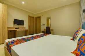 FabHotel Clive Regency Lovelock - Image 4