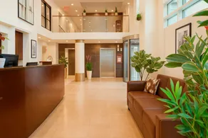 LIC Manhattan View Hotel - Image 2