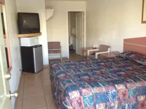 Redwood Motel - Image 4