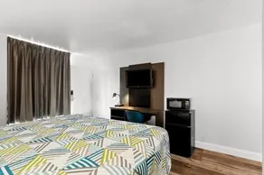 Americas Best Value Inn - Image 4