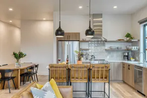 Sleeps 20, 4 Units 10bdr, Hot Tub, Near Old Bend + DT Aerie by Avantstay - Image 3