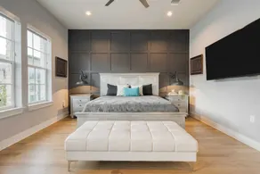 Town Lake Townhouse by Avantstay Hot Tub, Game Room & Skyline Views - Image 2