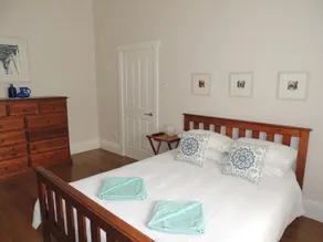 Marina Retreat - Image 3