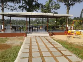 Hotel Savshanti Lake Resort - Image 3
