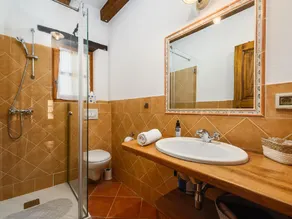 Beautiful Stone Villa in Tinjan With Swimming Pool - Image 4
