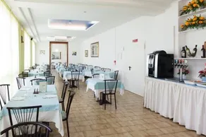 Hotel Nevia - Image 2