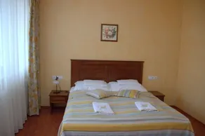 Triasz Aparthotel - Image 3